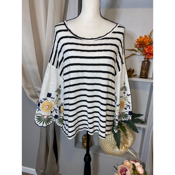 Striped Floral Sleeve Blouse - Picture 10 of 12